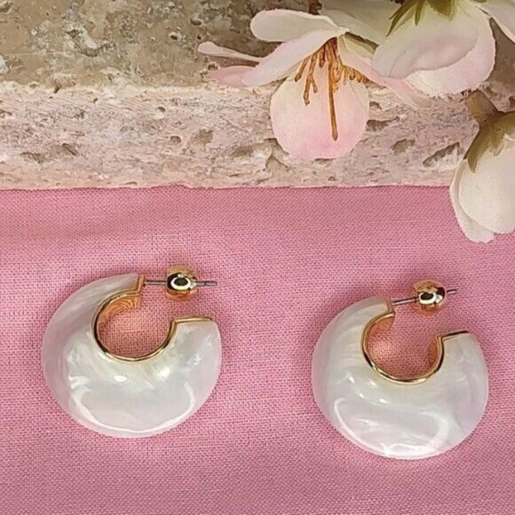 Gorjana Paseo Earrings White Marble Arc Hoops 18K Gold Plated - Picture 3 of 12